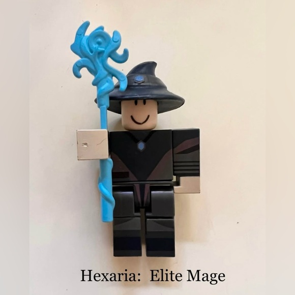 Roblox Figures- Posable- Series 5 Mystery Pack Characters - Picture 9 of 10